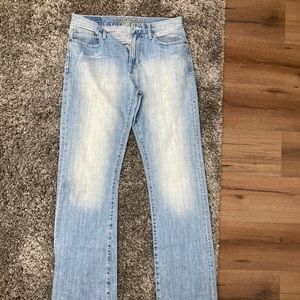 Mens Light wash American Eagle Bootcut Jeans. 32/36